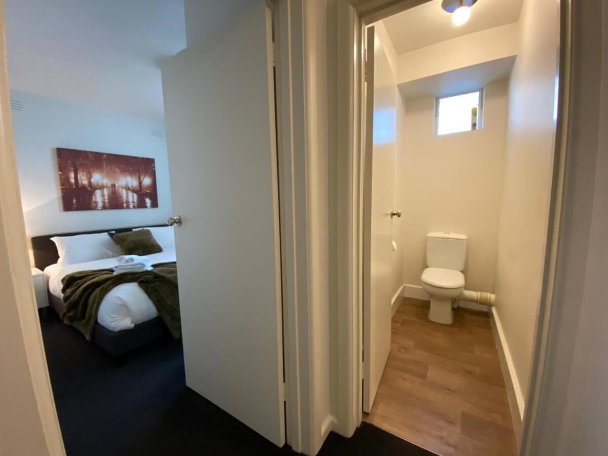 1 Bdrm With Parking, Walk To Beach Мельбурн Экстерьер фото